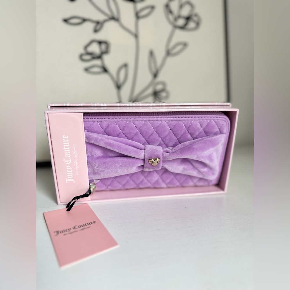 Juicy Couture Tied With A Bow Large Zip Around Wallet